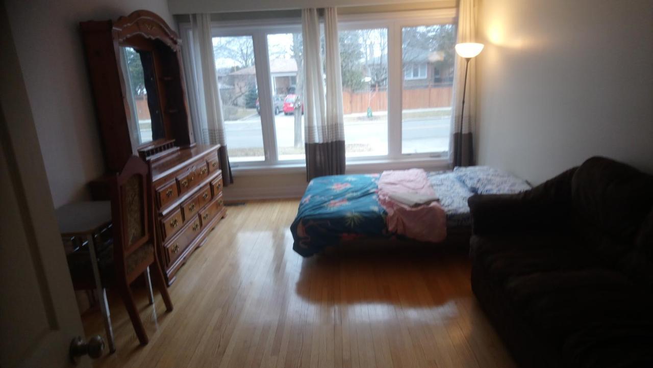 Private Rooms 5 Min Finch West Subway - York University Toronto Exterior foto