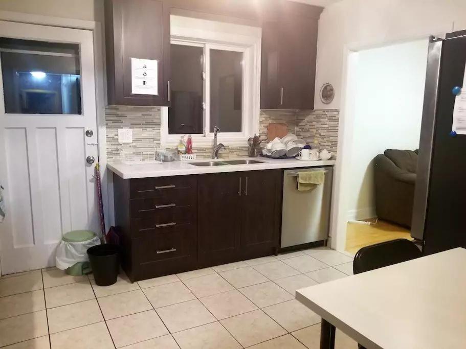 Private Rooms 5 Min Finch West Subway - York University Toronto Exterior foto