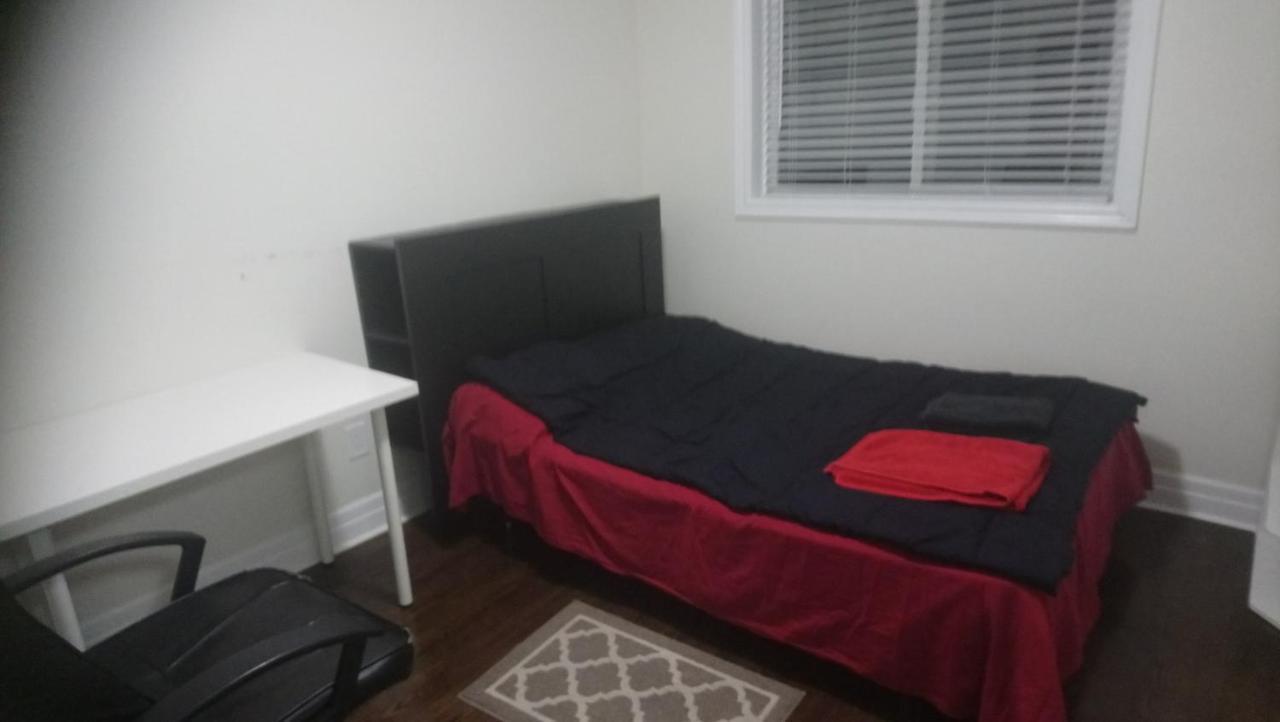 Private Rooms 5 Min Finch West Subway - York University Toronto Exterior foto